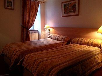 Auberge De L'Isard Saint-Denis  Eksteriør bilde