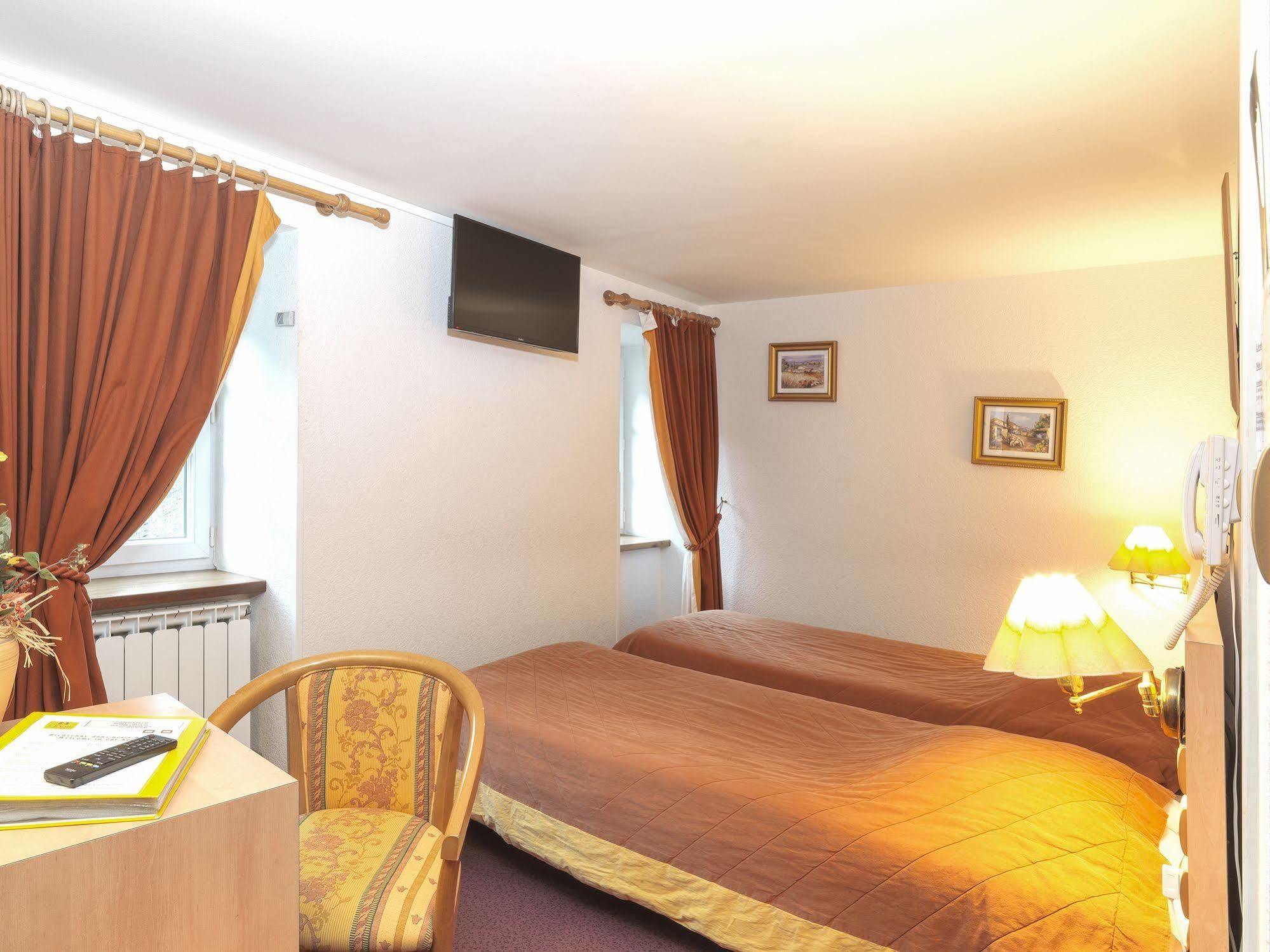 Auberge De L'Isard Saint-Denis  Eksteriør bilde